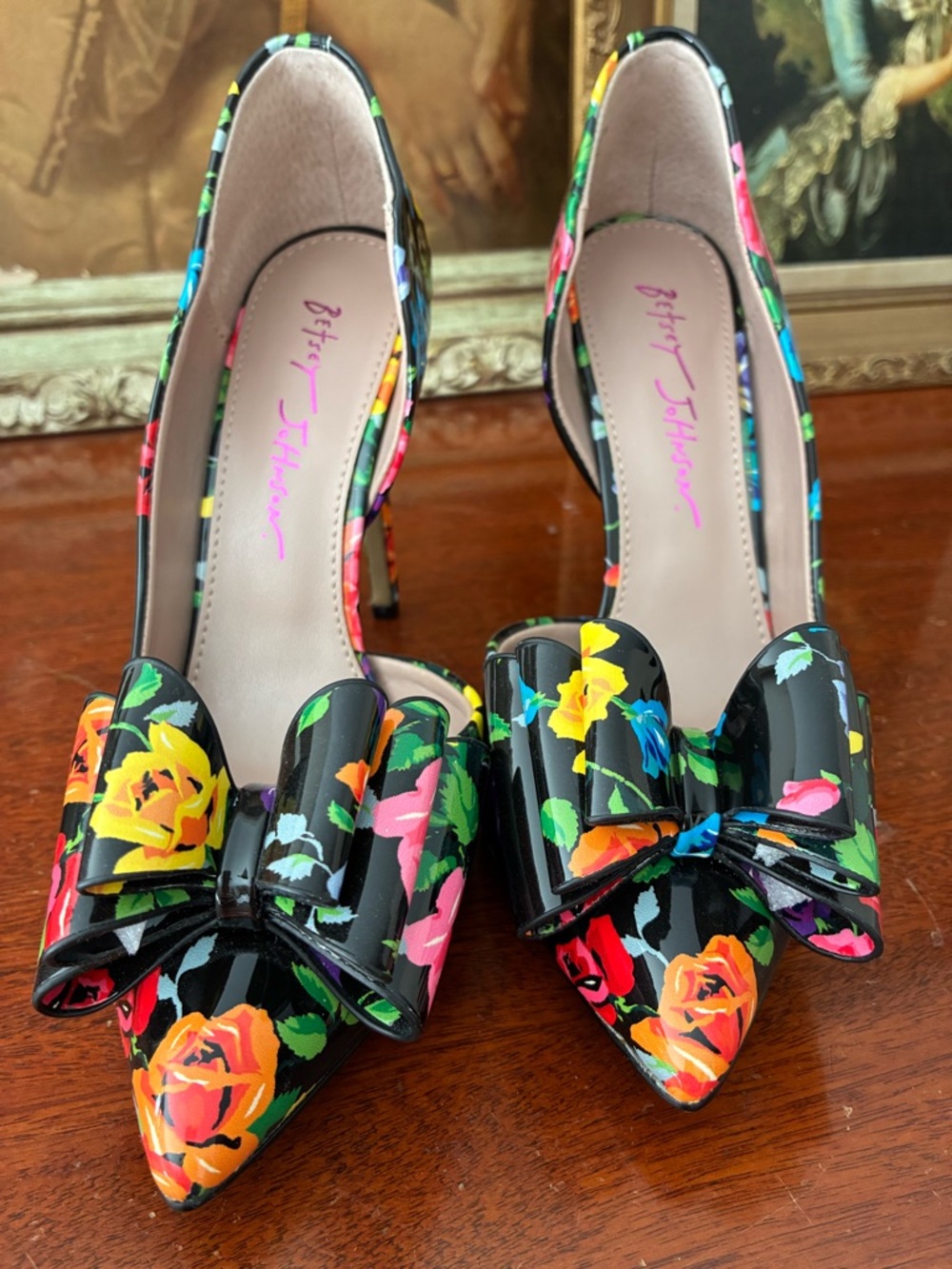 Betsey Johnson Black Floral Pointed-Toe Heels with Bow Accent- Size 6 - Picture 2 of 11